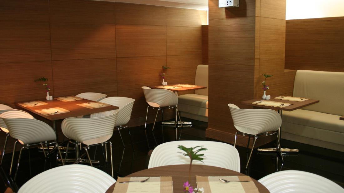 彩虹套房酒店