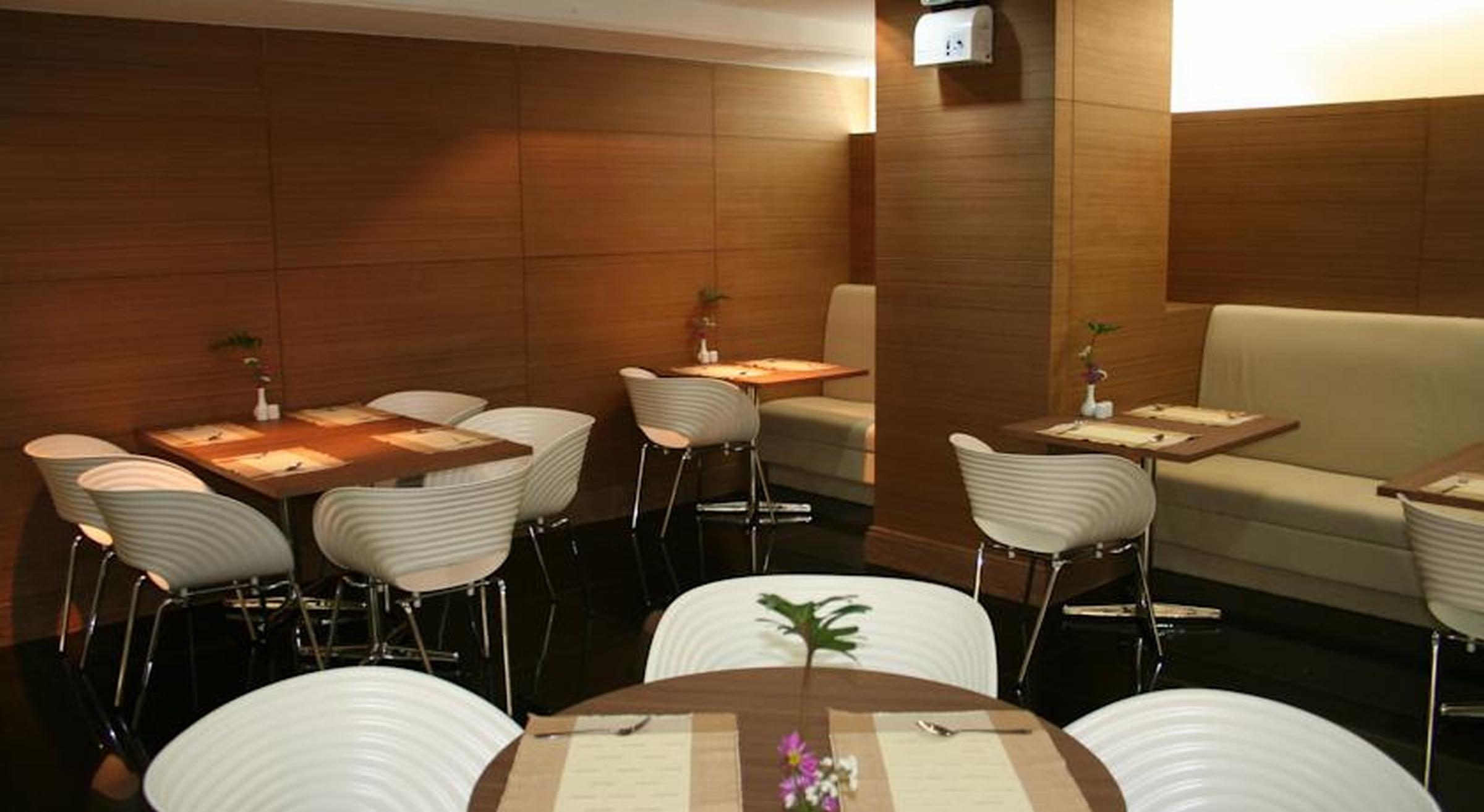彩虹套房酒店 酒店
