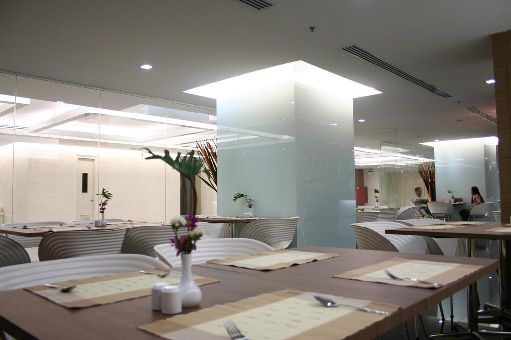 彩虹套房酒店 酒店